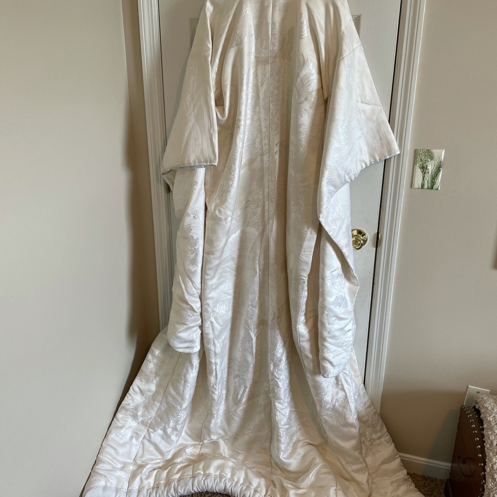 Vintage Japanese Wedding Kimono - Picture 5 of 9